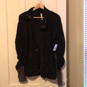 Lynn Ruched sleeve jacket